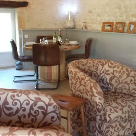 Le Chai * Saint-Palais-de-Phiolin